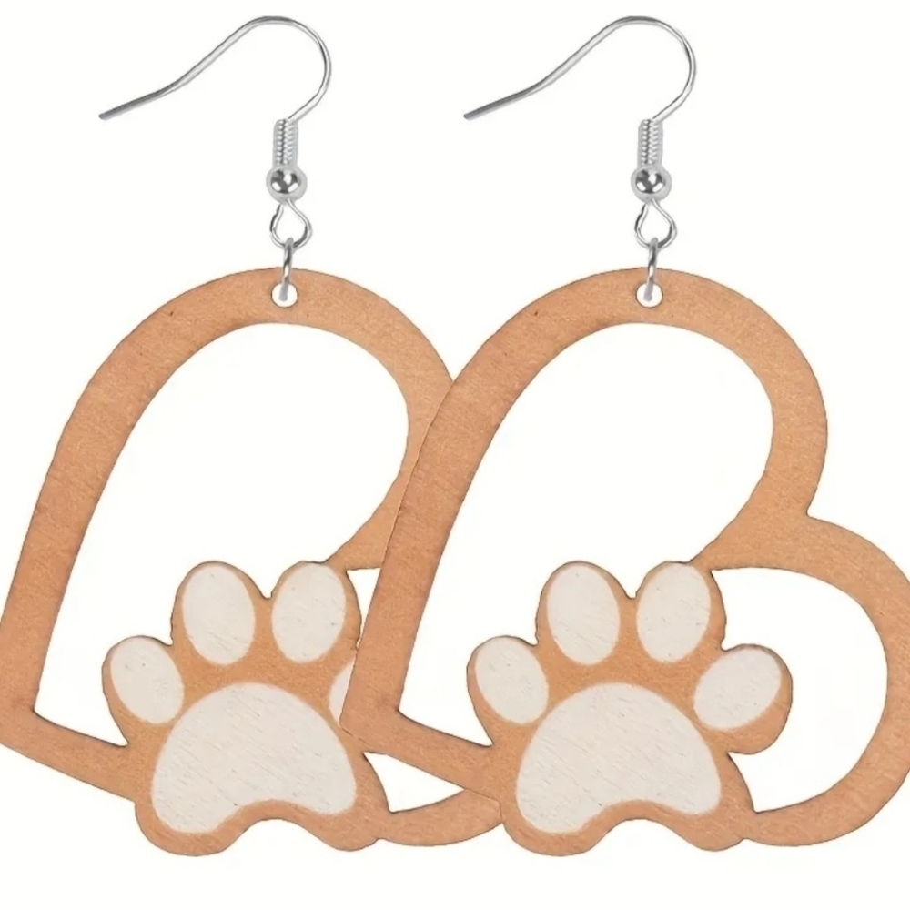 WOOD Heart, paws 🐾 dangles. NWT